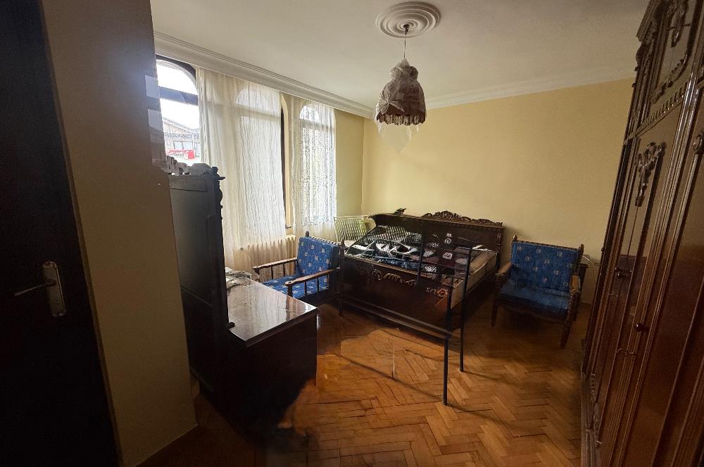 Sarıyer Reşitpaşa’da bulunan Gümüşevler Sitesi’nde 3+1 Kiralık Daire 