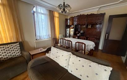 Sarıyer Reşitpaşa’da bulunan Gümüşevler Sitesi’nde 3+1 Kiralık Daire 