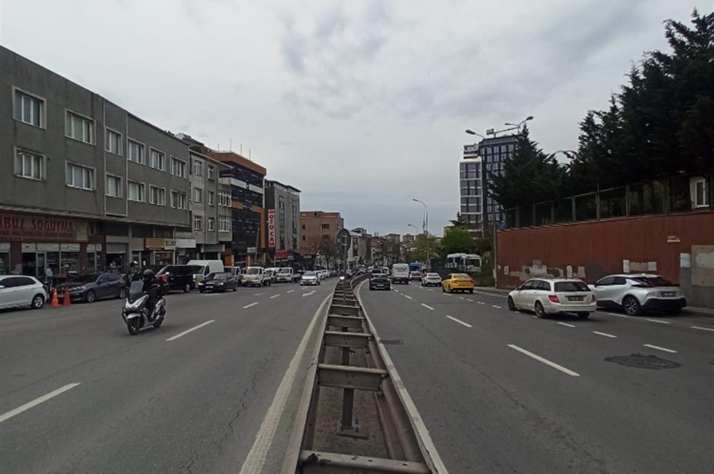 Merkezi Lokasyon! Çakmakta Hem Oturumluk Hem Ticari Uygun Bina