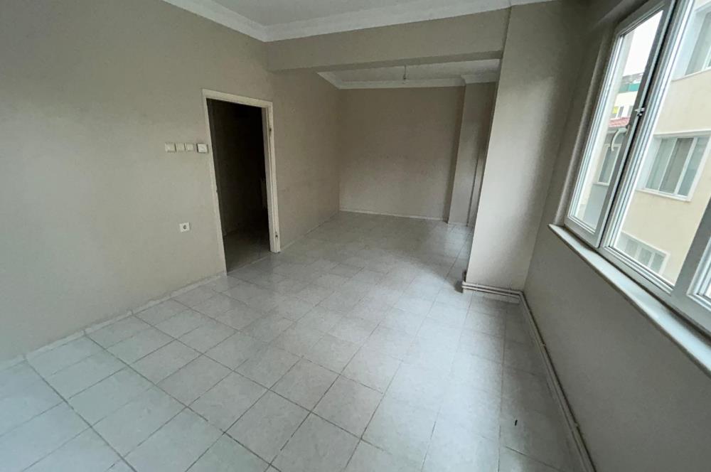 C21 BAL'DAN ÇARŞIDA İNCİRLİ CAMİ YANI ARA KAT 2+1 KİRALIK DAİRE