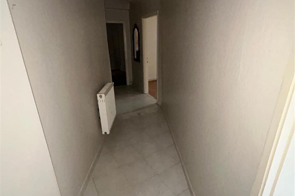 C21 BAL'DAN ÇARŞIDA İNCİRLİ CAMİ YANI ARA KAT 2+1 KİRALIK DAİRE