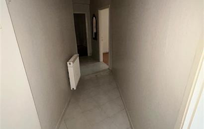 C21 BAL'DAN ÇARŞIDA İNCİRLİ CAMİ YANI ARA KAT 2+1 KİRALIK DAİRE
