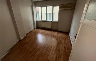 C21 BAL'DAN ÇARŞIDA İNCİRLİ CAMİ YANI ARA KAT 2+1 KİRALIK DAİRE