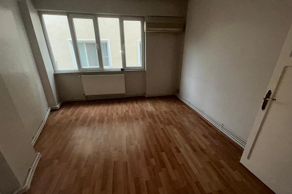 C21 BAL'DAN ÇARŞIDA İNCİRLİ CAMİ YANI ARA KAT 2+1 KİRALIK DAİRE