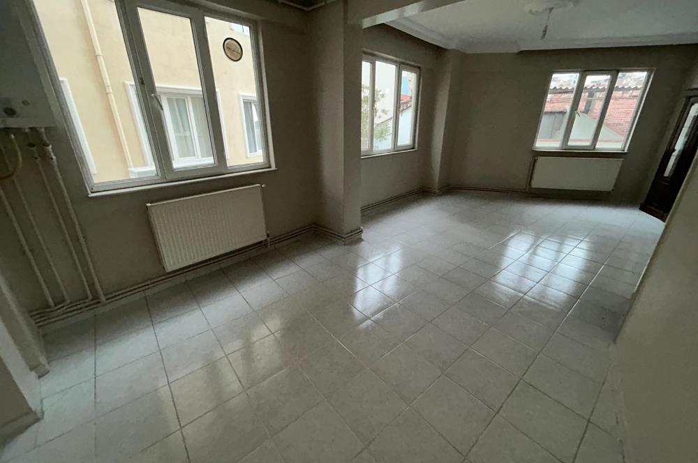 C21 BAL'DAN ÇARŞIDA İNCİRLİ CAMİ YANI ARA KAT 2+1 KİRALIK DAİRE