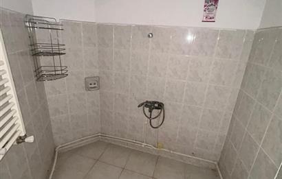 C21 BAL'DAN ÇARŞIDA İNCİRLİ CAMİ YANI ARA KAT 2+1 KİRALIK DAİRE