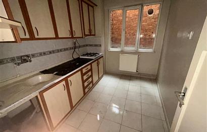 C21 BAL'DAN ÇARŞIDA İNCİRLİ CAMİ YANI ARA KAT 2+1 KİRALIK DAİRE