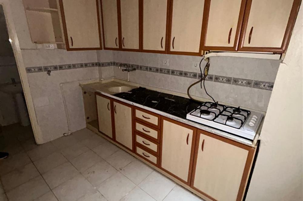 C21 BAL'DAN ÇARŞIDA İNCİRLİ CAMİ YANI ARA KAT 2+1 KİRALIK DAİRE