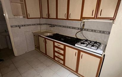 C21 BAL'DAN ÇARŞIDA İNCİRLİ CAMİ YANI ARA KAT 2+1 KİRALIK DAİRE