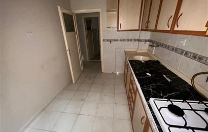 C21 BAL'DAN ÇARŞIDA İNCİRLİ CAMİ YANI ARA KAT 2+1 KİRALIK DAİRE