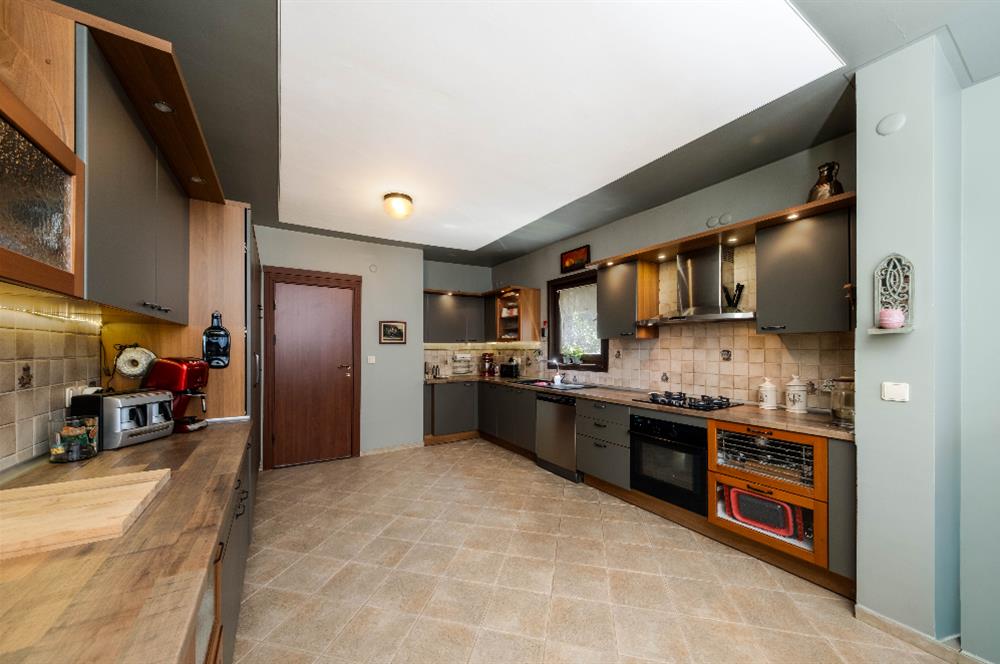 ZEKERİYAKÖY GARANTİ KOZA VİLLASI 6+2 BAKIMLI VE GENİŞ BAHÇELİ
