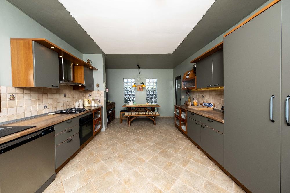 ZEKERİYAKÖY GARANTİ KOZA VİLLASI 6+2 BAKIMLI VE GENİŞ BAHÇELİ