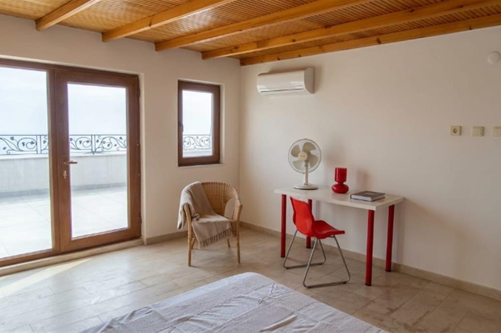 Gemlik Karacaali'de Deniz Manzaralı Satılık 6+3 Tripleks