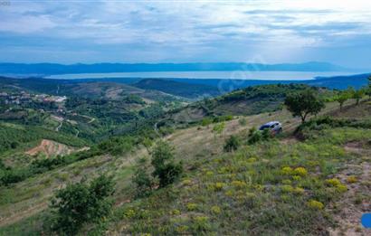 İznik Tacir'de Satılık Göl ve Doğa Manzaralı Tarla