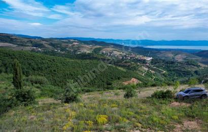 İznik Tacir'de Satılık Göl ve Doğa Manzaralı Tarla