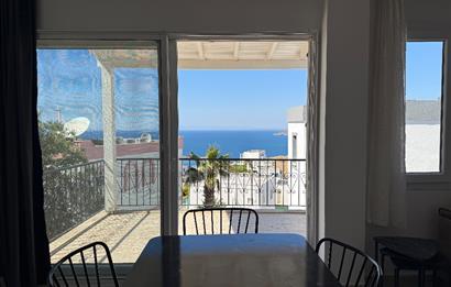 Bodrum Gümüşlük Koyunbaba’da Kiralık Eşyalı Deniz Manzaralı 3+1 Dubleks 