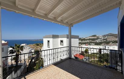 Bodrum Gümüşlük Koyunbaba’da Kiralık Eşyalı Deniz Manzaralı 3+1 Dubleks 