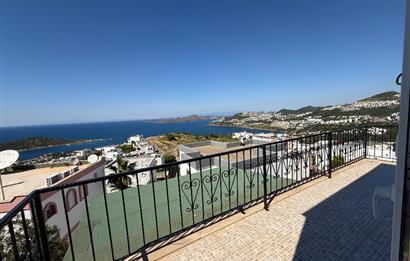 Bodrum Gümüşlük Koyunbaba’da Kiralık Eşyalı Deniz Manzaralı 3+1 Dubleks 