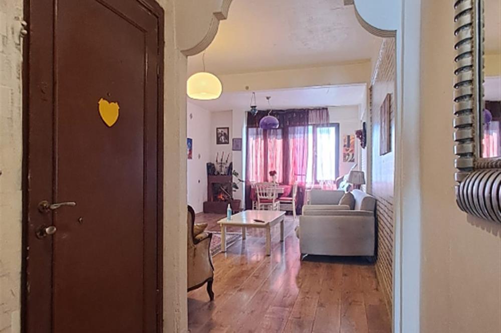 ÖMER HAYYAM CADDE ÜSTÜNDE SATILIK 2+1 DAİRE