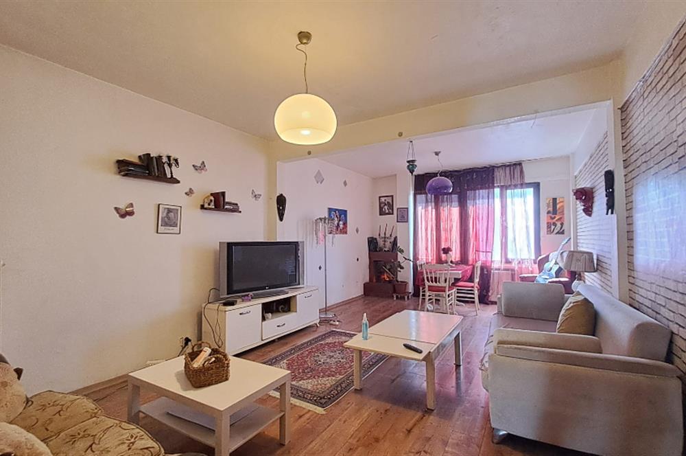 ÖMER HAYYAM CADDE ÜSTÜNDE SATILIK 2+1 DAİRE