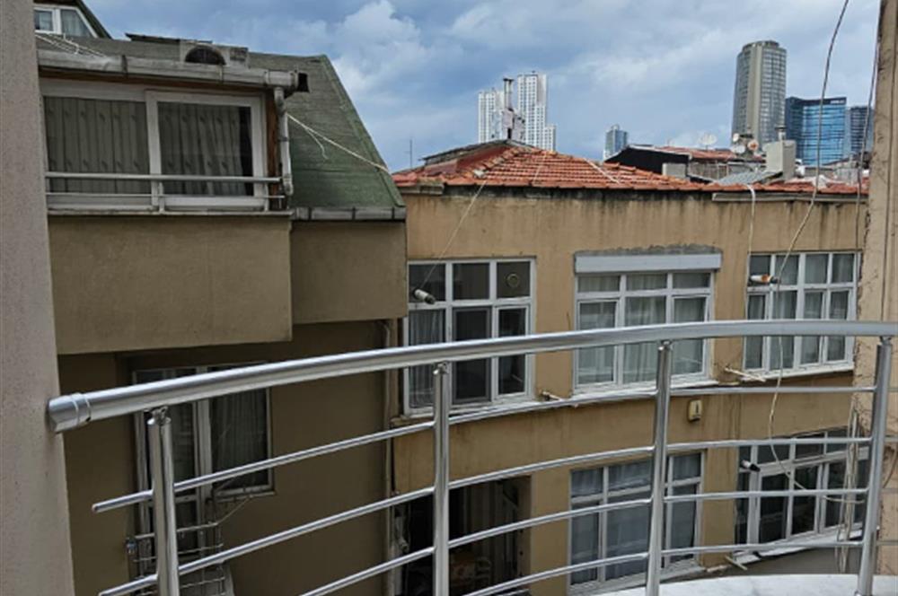 ŞİŞLİ KURTULUŞ KUYULUBAĞ SOKAK SATILIK 4+1 DAİRE