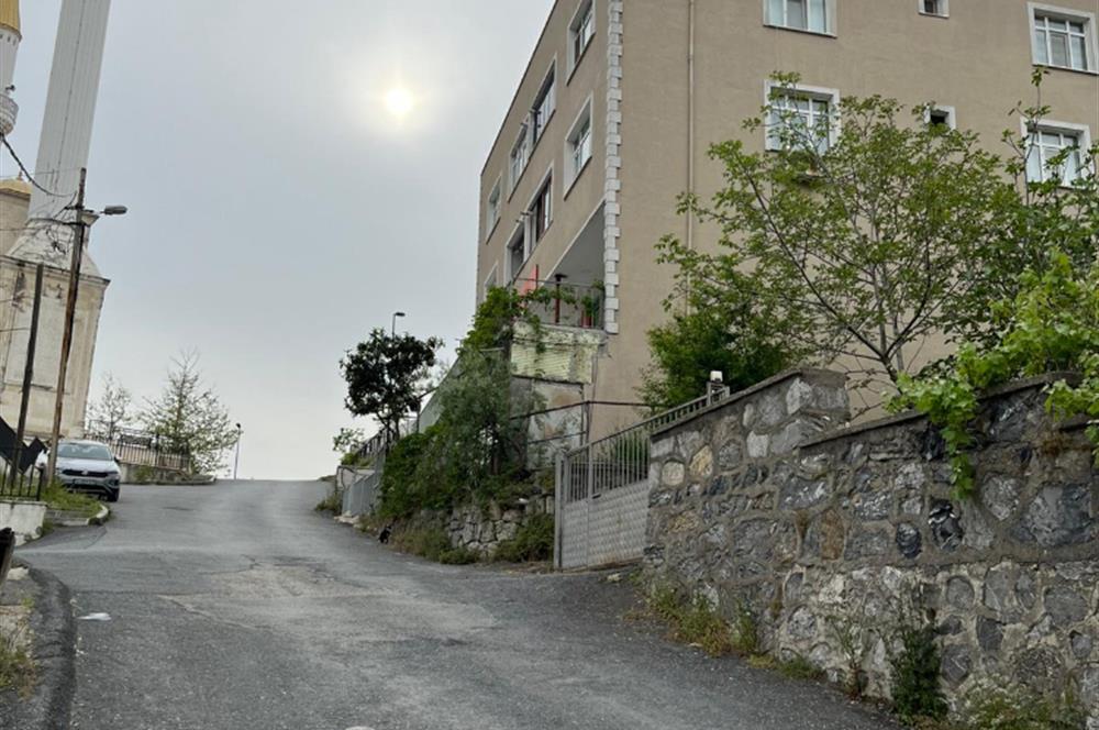 ÜSKÜDAR ÇENGELKÖY'DE SATILIK KUPON ARSA HİSSESİ