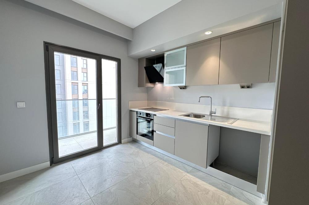 C21 ROOF'DAN YENİ FİKİRTEPE 16.ETAP KAPALI MUTFAK 2+1 KİRALIK