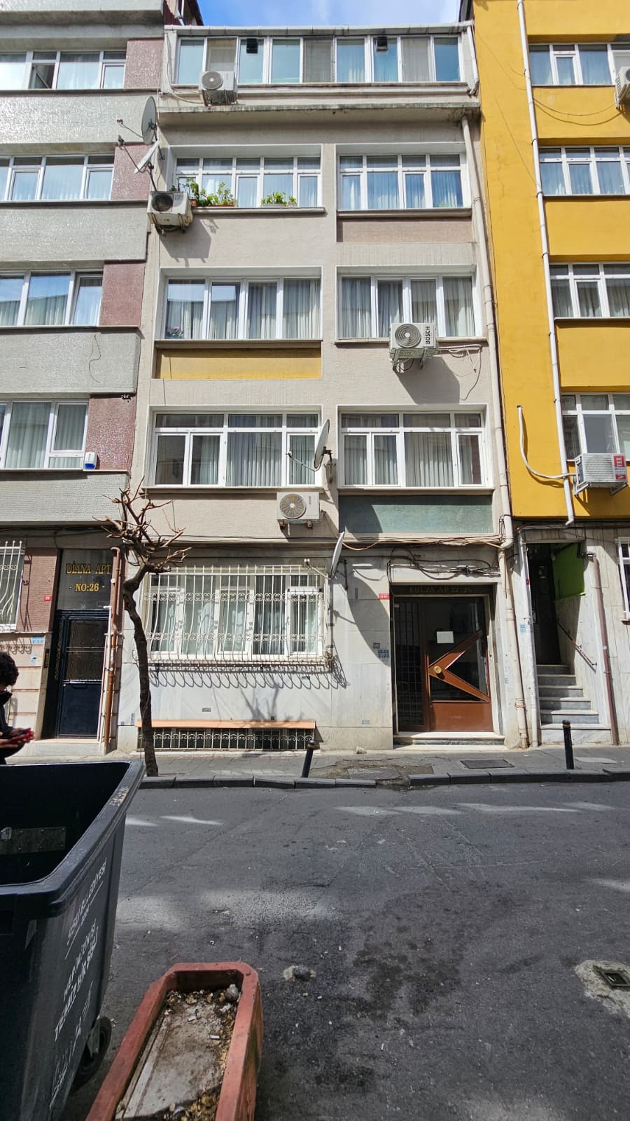 KURTULUŞ SAVAŞ SOKAK 1. ADA'DA SATILIK 4+1 DAİRE
