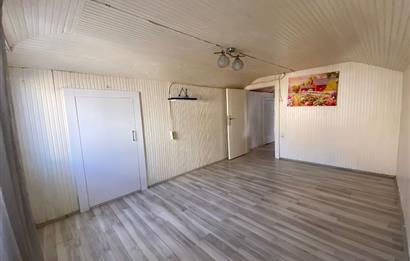 BAĞLARBAŞI MAHALLESİ'NDE 1+1 50m2 NET 5.KAT BALKONLU DAİRE