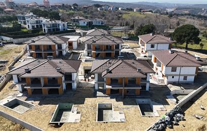 ŞİLE KARACAKÖY'de BUTİK SİTE İÇERİSİNDE DENİZ MANZARALI VİLLALAR