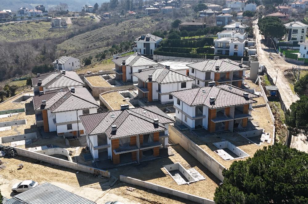 ŞİLE KARACAKÖY'de BUTİK SİTE İÇERİSİNDE DENİZ MANZARALI VİLLALAR