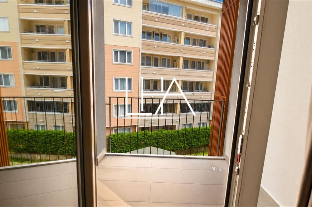 C21'DEN AYA GÖKTÜRK SİTESİ'NDE GENİŞ ARA KAT SATILIK 3+1 DAİRE