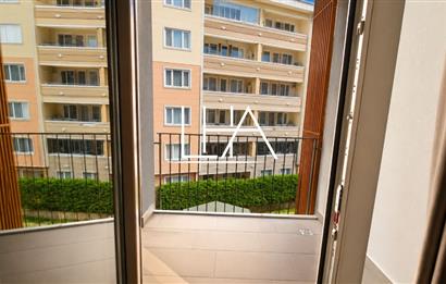 C21'DEN AYA GÖKTÜRK SİTESİ'NDE GENİŞ ARA KAT SATILIK 3+1 DAİRE