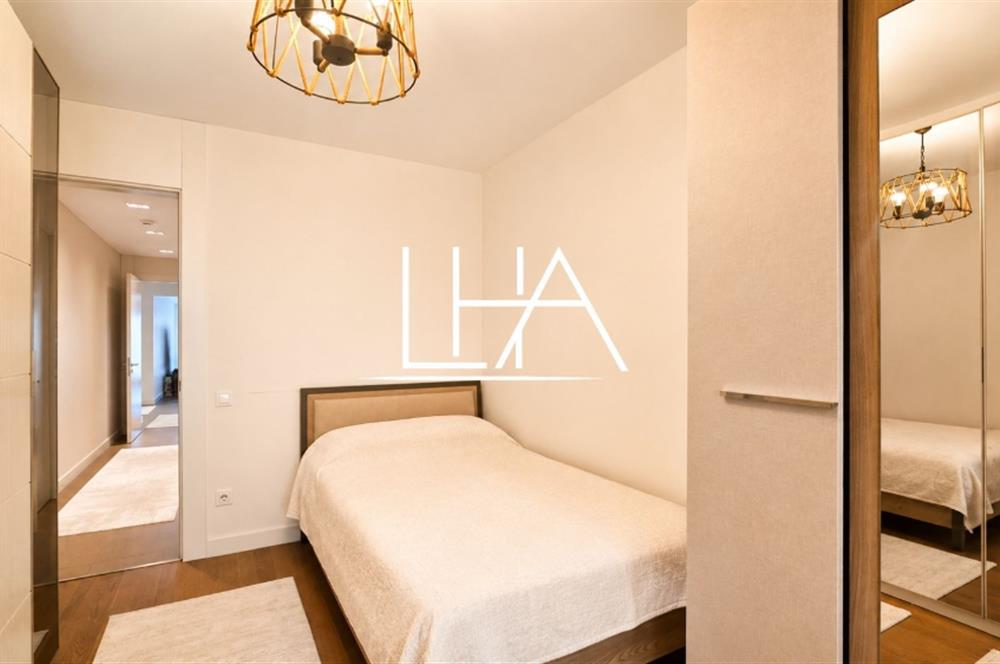 C21'DEN AYA GÖKTÜRK SİTESİ'NDE GENİŞ ARA KAT SATILIK 3+1 DAİRE