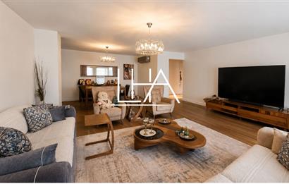 C21'DEN AYA GÖKTÜRK SİTESİ'NDE GENİŞ ARA KAT SATILIK 3+1 DAİRE