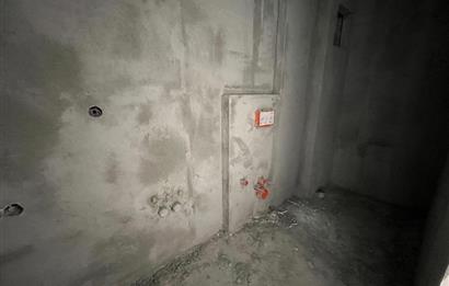 ALTINTEPE'NİN MERKEZİ ARAKAT,ÖN CEPHE,KÖŞE, AYRI MUTFAK, LÜX 2+1