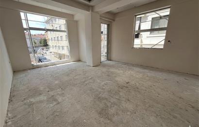 ALTINTEPE'NİN MERKEZİ ARAKAT,ÖN CEPHE,KÖŞE, AYRI MUTFAK, LÜX 2+1