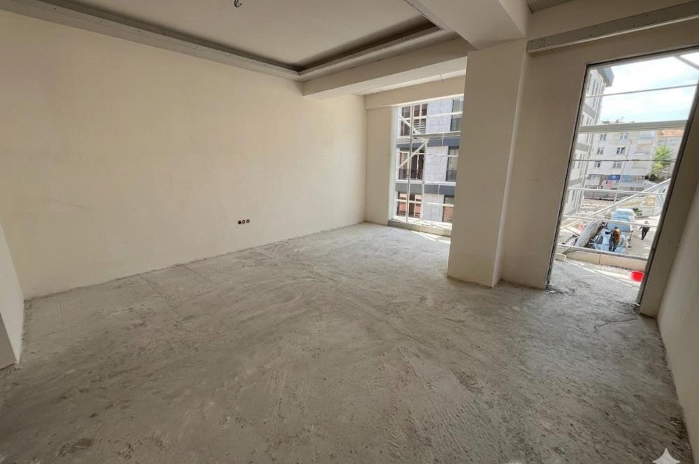 ALTINTEPE'NİN MERKEZİ ARAKAT,ÖN CEPHE,KÖŞE, AYRI MUTFAK, LÜX 2+1