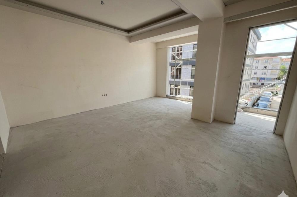 ALTINTEPE'NİN MERKEZİ ARAKAT,ÖN CEPHE,KÖŞE, AYRI MUTFAK, LÜX 2+1