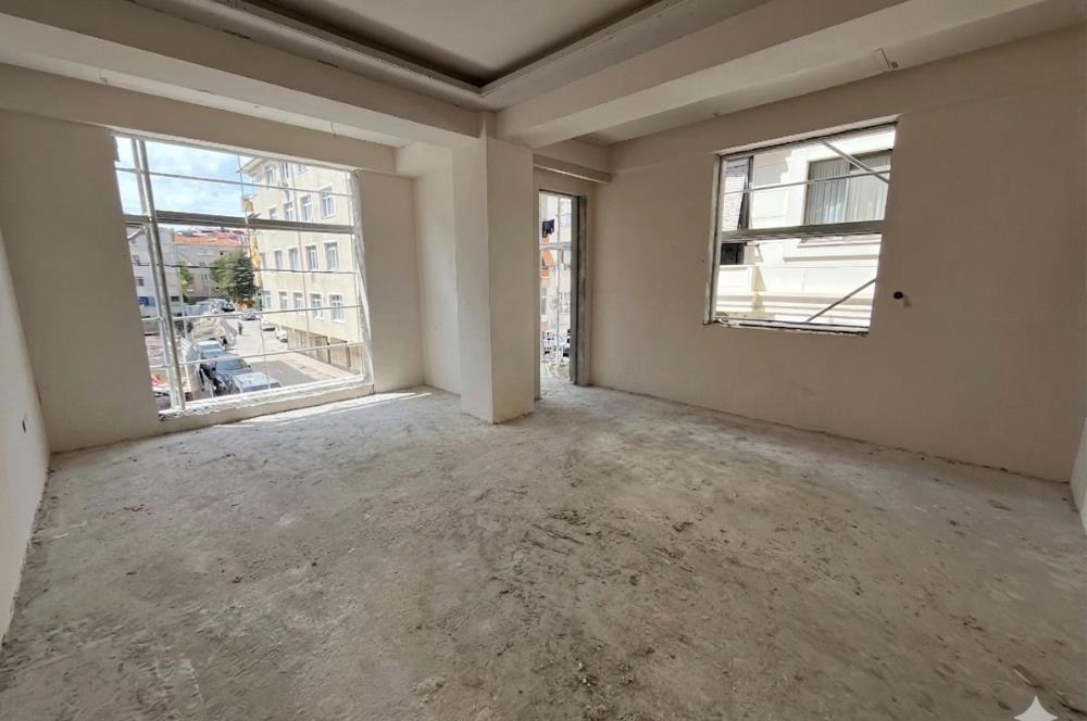 ALTINTEPE'NİN MERKEZİ ARAKAT,ÖN CEPHE,KÖŞE, AYRI MUTFAK, LÜX 2+1