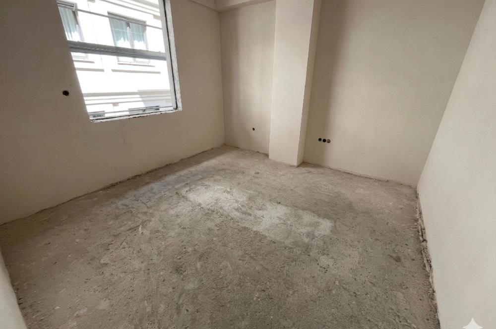 ALTINTEPE'NİN MERKEZİ ARAKAT,ÖN CEPHE,KÖŞE, AYRI MUTFAK, LÜX 2+1