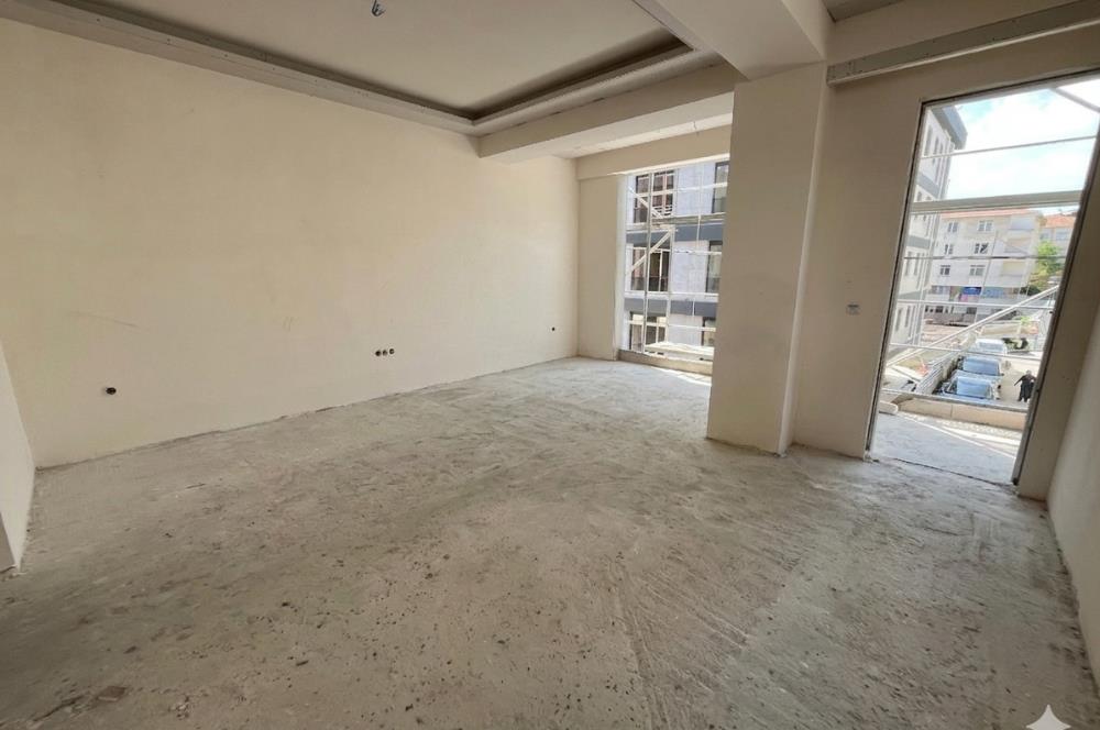 ALTINTEPE'NİN MERKEZİ ARAKAT,ÖN CEPHE,KÖŞE, AYRI MUTFAK, LÜX 2+1