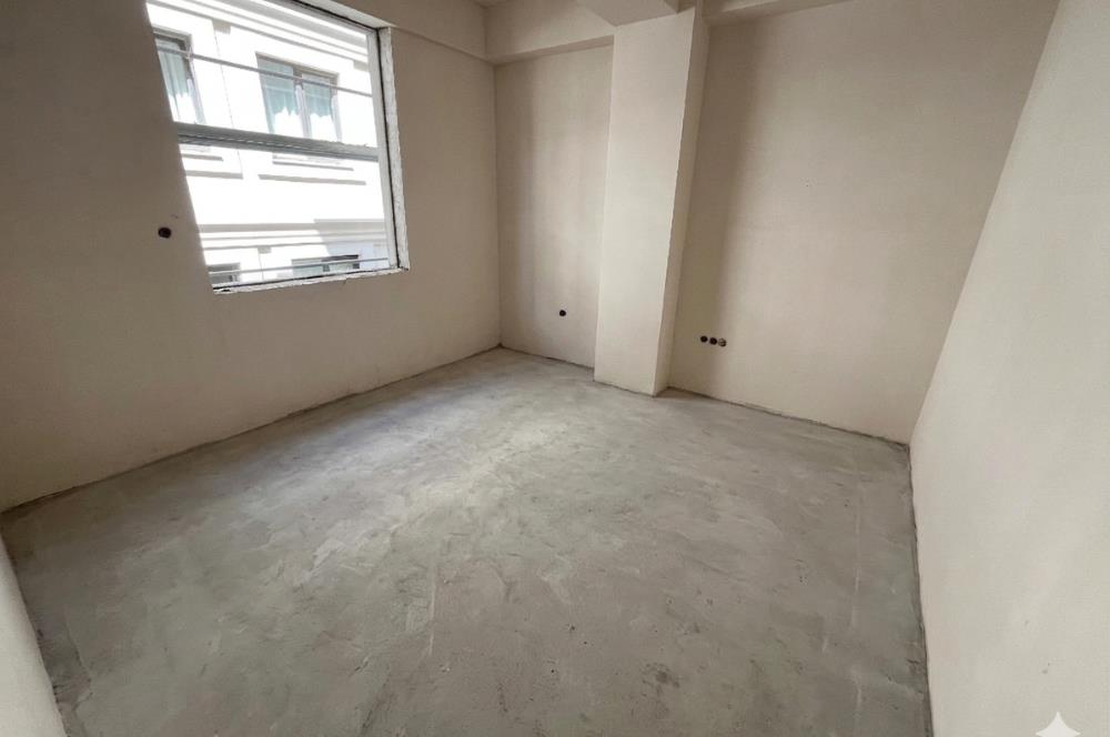 ALTINTEPE'NİN MERKEZİ ARAKAT,ÖN CEPHE,KÖŞE, AYRI MUTFAK, LÜX 2+1
