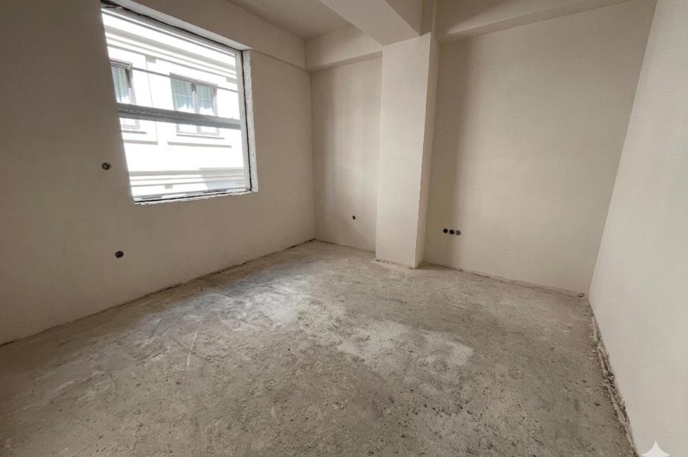 ALTINTEPE'NİN MERKEZİ ARAKAT,ÖN CEPHE,KÖŞE, AYRI MUTFAK, LÜX 2+1