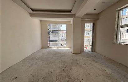 ALTINTEPE'NİN MERKEZİ ARAKAT,ÖN CEPHE,KÖŞE, AYRI MUTFAK, LÜX 2+1