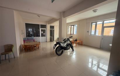 CENTURY21 PLUS'DAN BOLVADİNDE KİRALIK 790m2 OTOPARKLI DÜKKAN