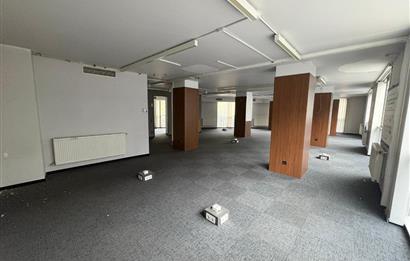 SARIYER AYAZAĞA'DA PRESTİJLİ PLAZA'DA KİRALIK OFİS KATI