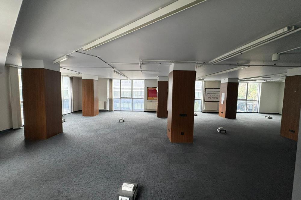 SARIYER AYAZAĞA'DA PRESTİJLİ PLAZA'DA KİRALIK OFİS KATI
