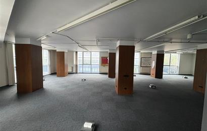 SARIYER AYAZAĞA'DA PRESTİJLİ PLAZA'DA KİRALIK OFİS KATI