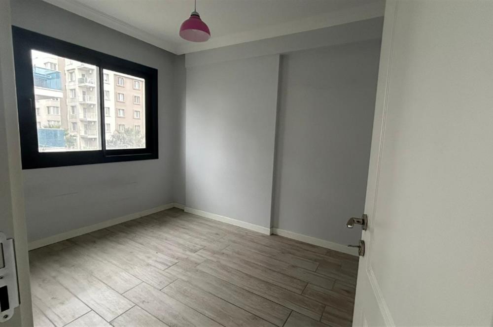 Bornova Mevlana'da Satılık 1+1 Boş Daire